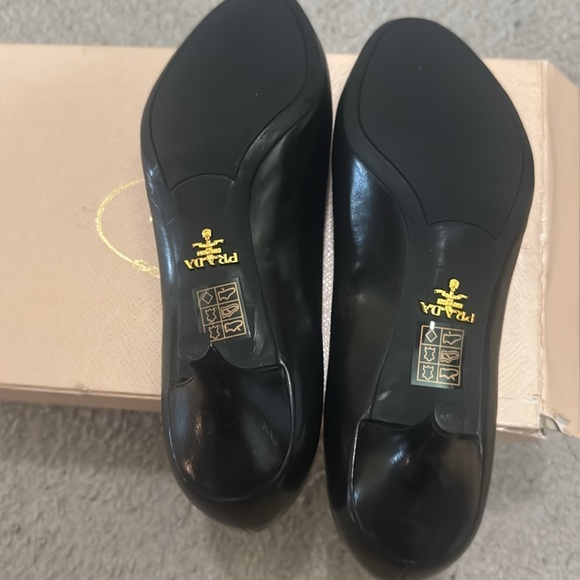 Prada Shoes Size 37.5 - Picture 7 of 7